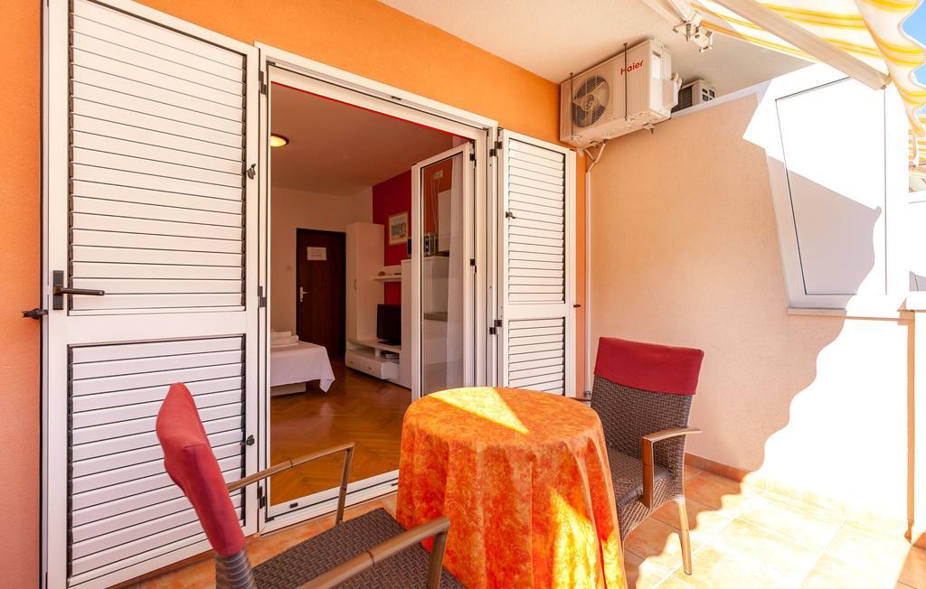 Apartments And Rooms Dobrila Jelsa  Εξωτερικό φωτογραφία
