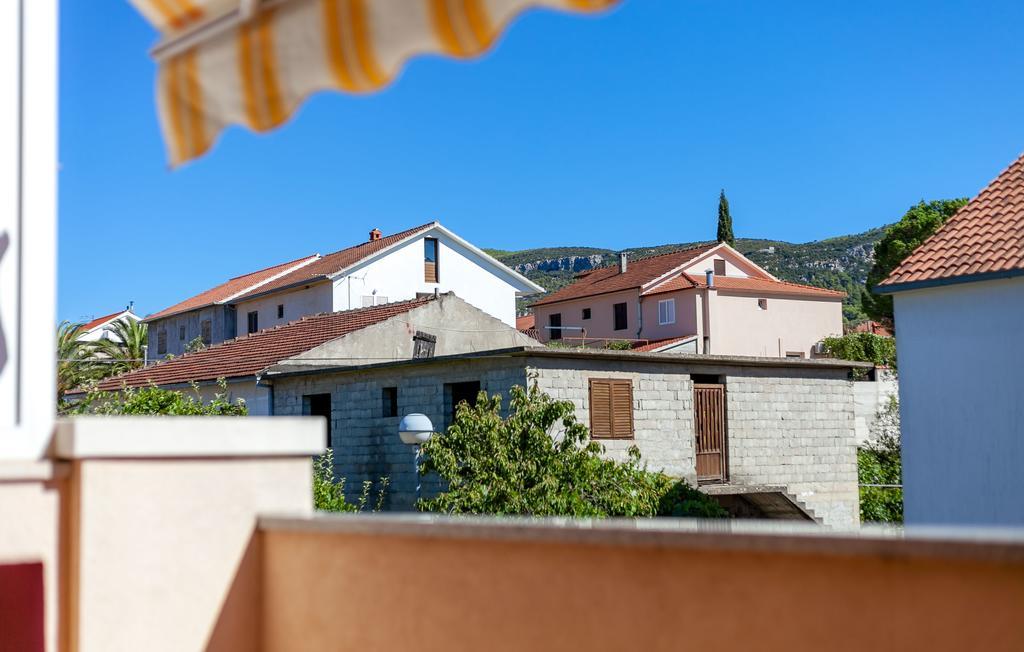 Apartments And Rooms Dobrila Jelsa  Εξωτερικό φωτογραφία