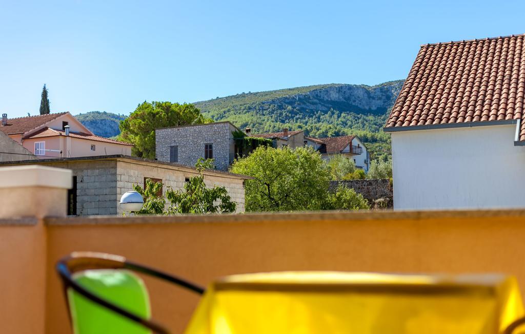 Apartments And Rooms Dobrila Jelsa  Εξωτερικό φωτογραφία