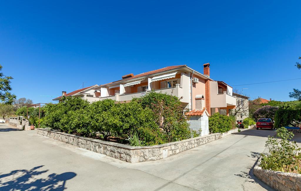 Apartments And Rooms Dobrila Jelsa  Εξωτερικό φωτογραφία