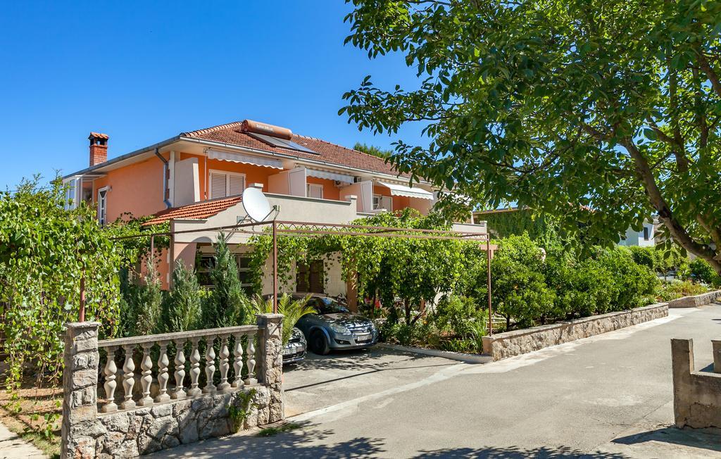 Apartments And Rooms Dobrila Jelsa  Εξωτερικό φωτογραφία