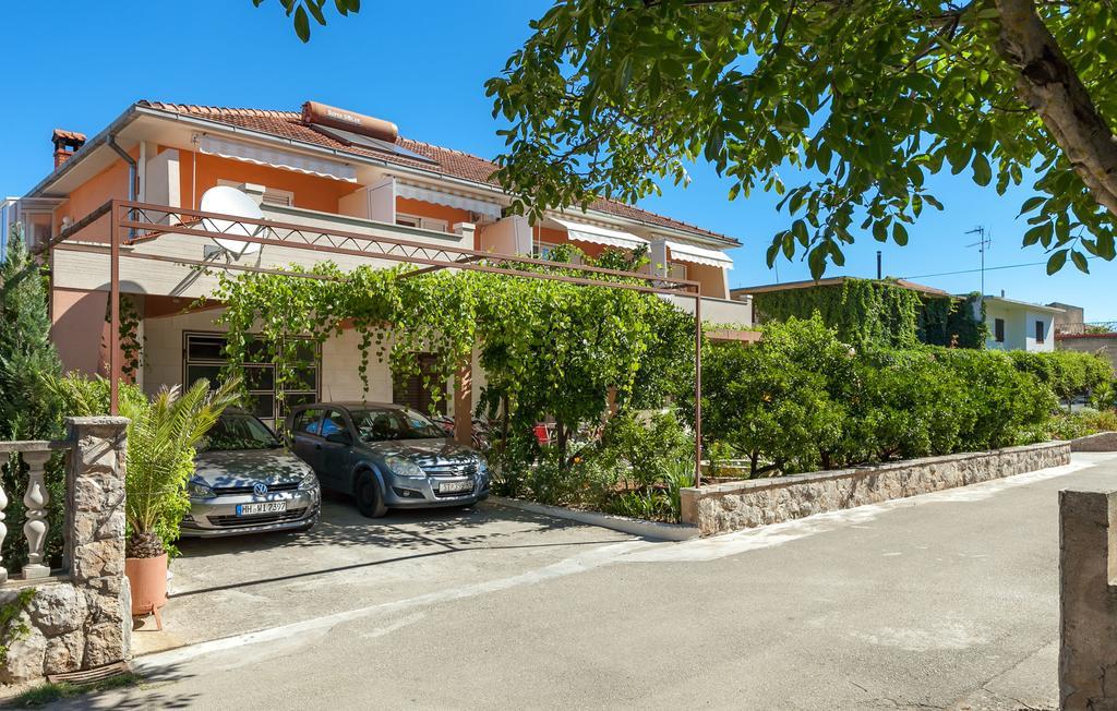 Apartments And Rooms Dobrila Jelsa  Εξωτερικό φωτογραφία