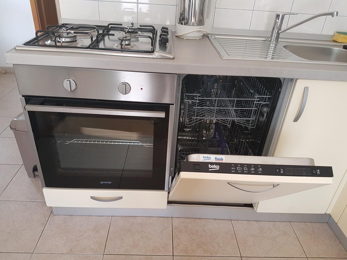 Apartments And Rooms Dobrila Jelsa  Εξωτερικό φωτογραφία